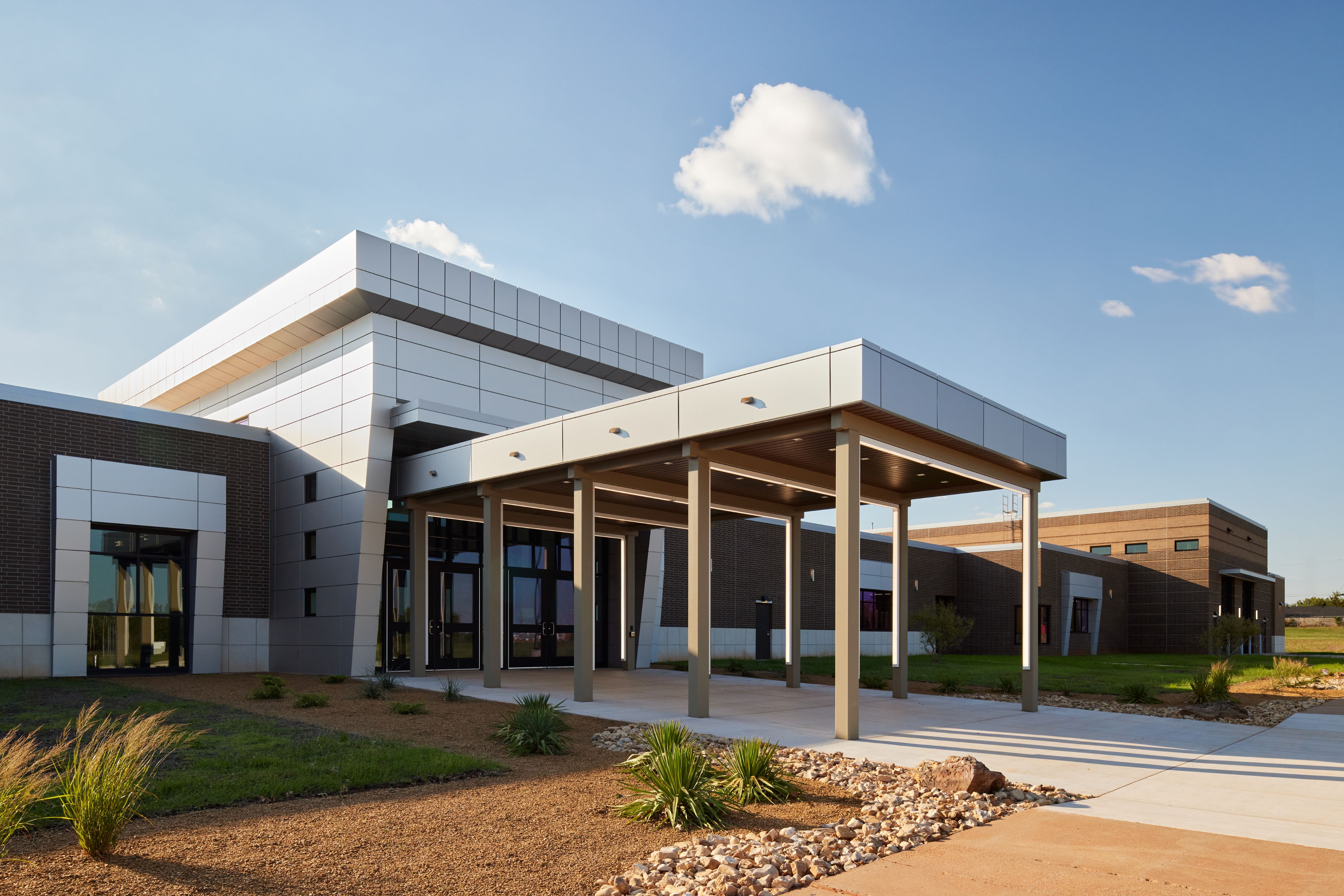 The front entrance of Metro Technology Centers- Public Safety Academy was designed by Renaissance Architecture